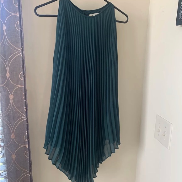 Max Studio Tops - Max Studio sleeveless Accordion tunic Size M *final price